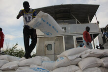 Un mes después del huracán Matthew, cerca de 400,000 haitianos han recibido asistencia alimentaria del PMA