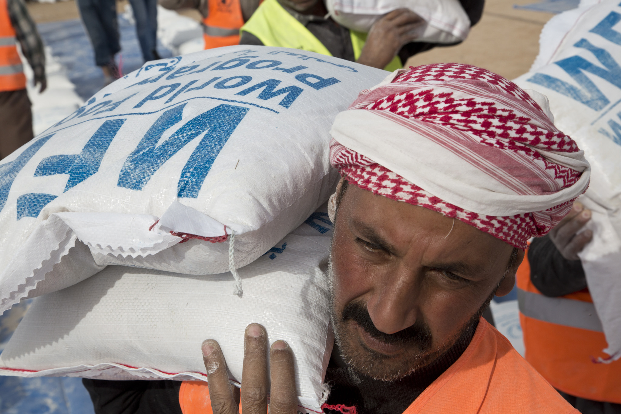 WFP presta asistencia alimentaria a más de 100.000 iraquíes al intensificarse el conflicto en Mosul