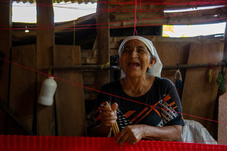 “Mujeres con Esperanza” comercializan sus hamacas más allá de El Salvador