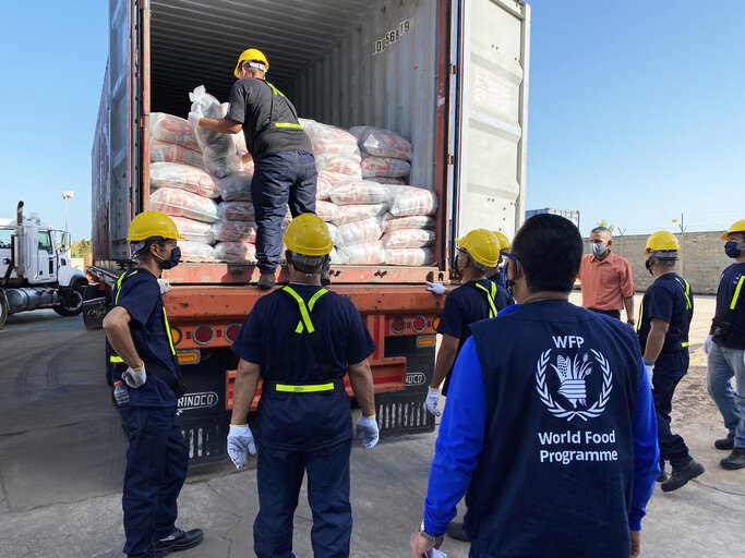 Llegan a Venezuela primeras provisiones de alimentos de WFP para comidas escolares 