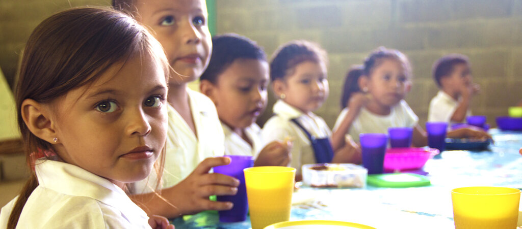 El Programa Mundial de Alimentos se prepara para apoyar a niños y niñas sin comidas por el cierre escolar de COVID-19