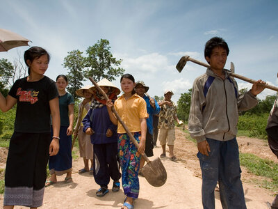 Foto: WFP/Tom Greenwood Un grupo de agricultores que regresan de la jornada de trabajo