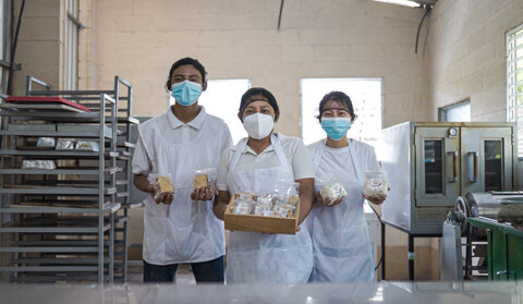 El Salvador: Mujeres retoman su negocio para producir en la era pos pandemia 