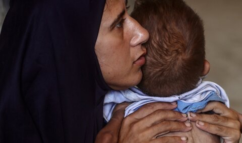 A medida que la hambruna se apodera de Gaza, las familias recurren a medidas desesperadas para sobrevivir