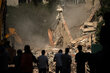 People viewing debris from Venezuela's earthquake. Photo: WFP/Gustavo Vera