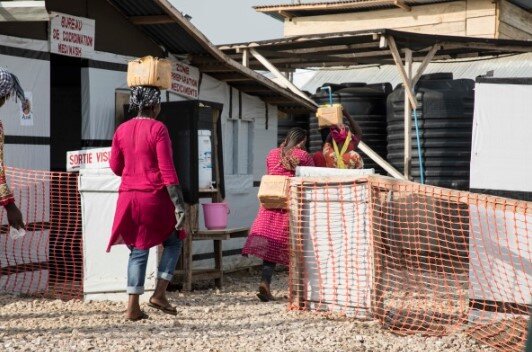 Women in DRC receive food assistance