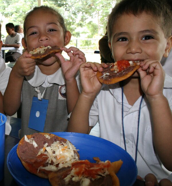 Alimentación escolar como red de protección social para el desarrollo sostenible