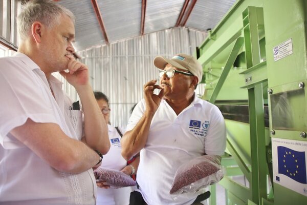 Embajador de la Unión Europea visita actividades del Programa Respuesta al Fenómeno El Niño en el Corredor Seco
