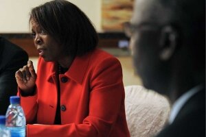Directora del PMA Ertharin Cousin elogia el objetivo del G7