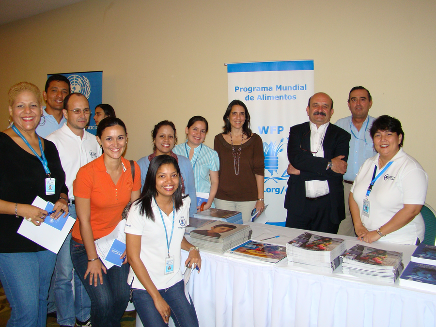 Funcionarios del WFP de la oficina regional en Panamá durante una evento.