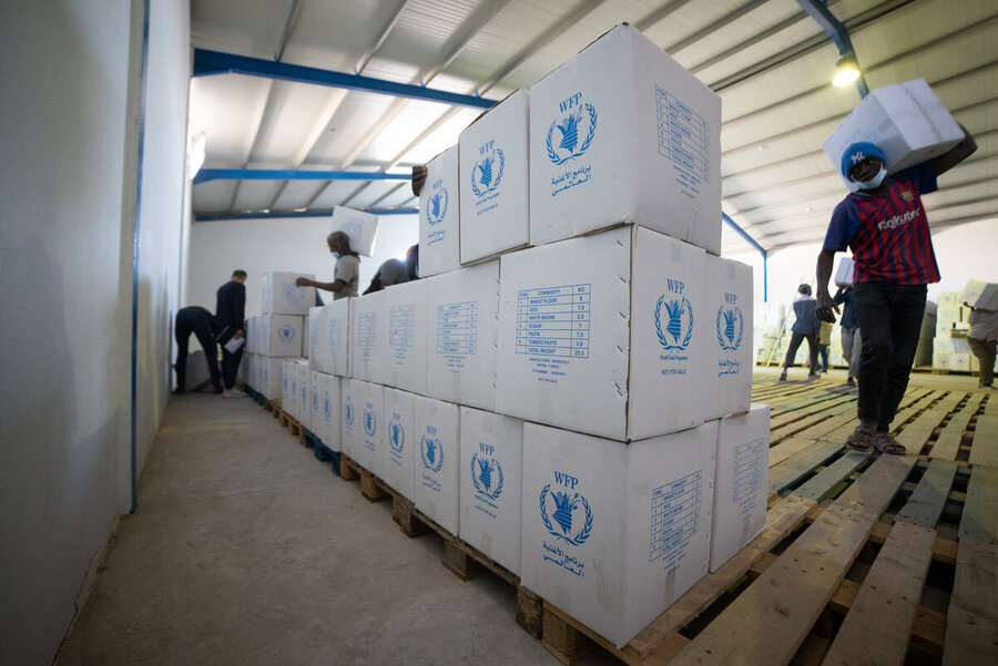 WFP_warehouse_boxes