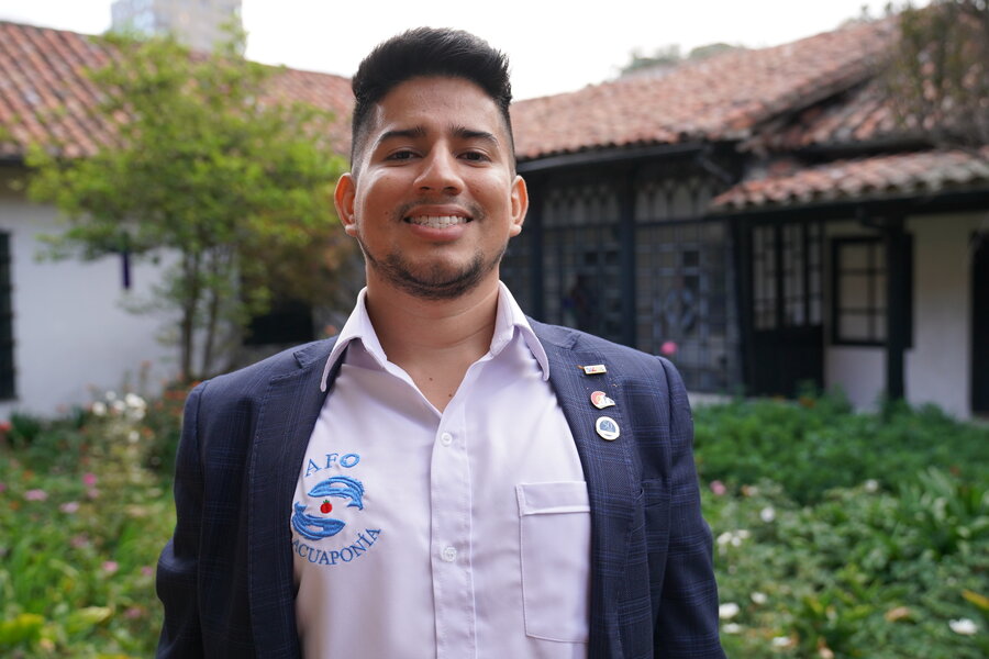 Witiman Canacue, fundador de AFO Agricultura, empresa que capacita en la metodología de agricultura urbana, biología y ecología. Foto: WFP / Colombia
