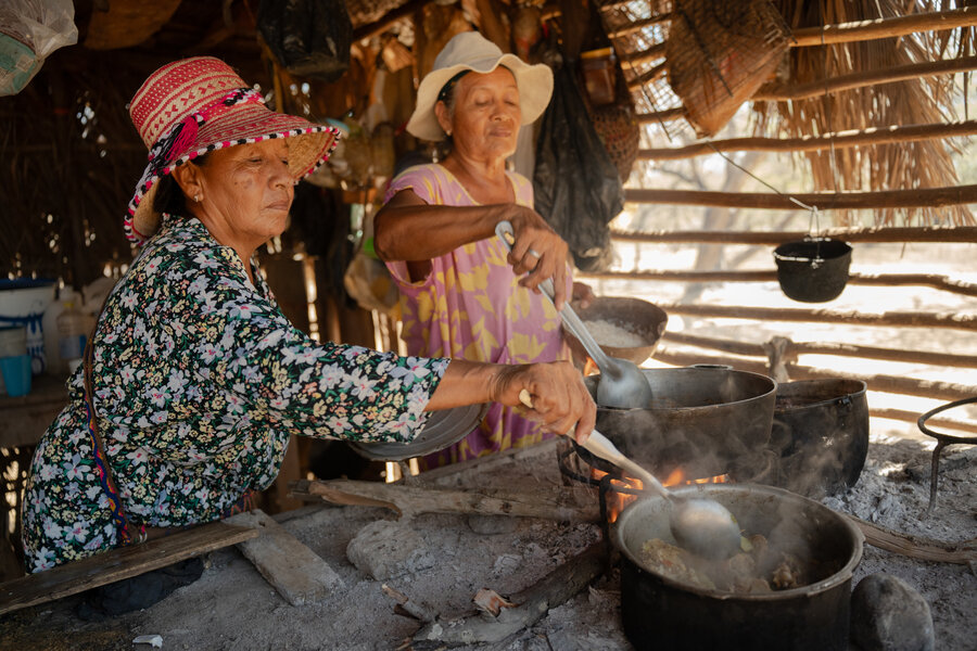 En las comunidades indígenas wayú la alimentación recae, en gran medida, en manos de las mujeres. (Foto: WFP/Gustavo Vera) 