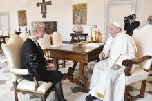 Copyright Foto © Vatican Media. Sra. Cindy McCain, Directora Ejecutiva Programa Mundial de Alimentos, audiencia con el Papa Francisco
