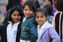 La Fundación Rockefeller y el WFP lanzan una iniciativa para reforzar las comidas escolares de millones de niños 
