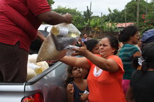 Alimentos llegan a más de 70,000 afectados por las inundaciones en Centroamérica