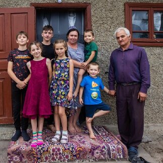 Una familia moldava vulnerable del pueblo de Morenii Noi recibe ayuda a través del programa de Ayuda Financiera de Emergencia. Foto: WFP/Moldavia