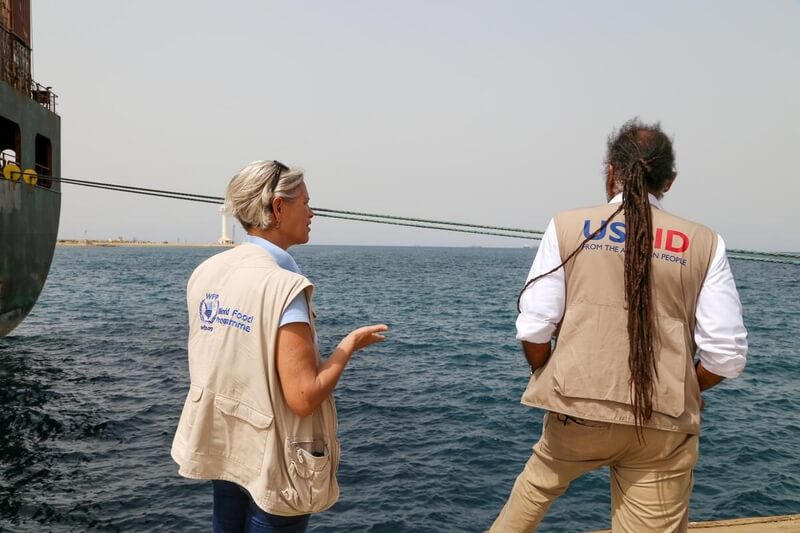 El director de país de USAID, Mervyn Farroe, y su equipo en Port Sudan. ©WFP/Niema Abdelmaged
